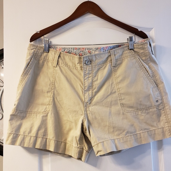 Levi's Shorts Ladies Levi Tan Shorts Size 4 Poshmark